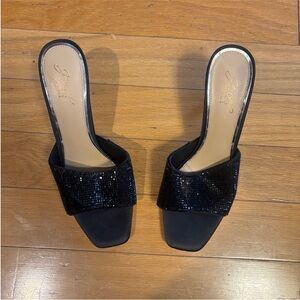 Jewel Badgley Mischka Black Textured Heels